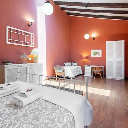 Feriehus Casona Gildana: Historia, Patrimonio/e-working