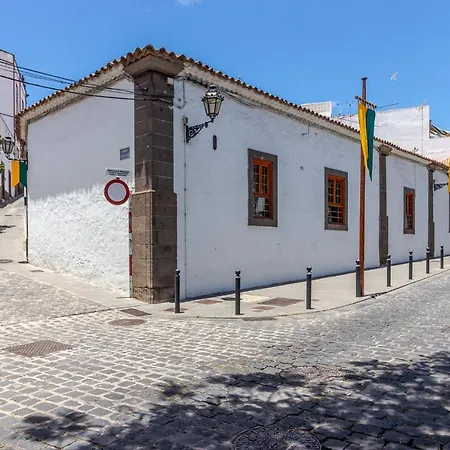 Casona Gildana: Historia, Patrimonio/e-working Holiday home Arucas